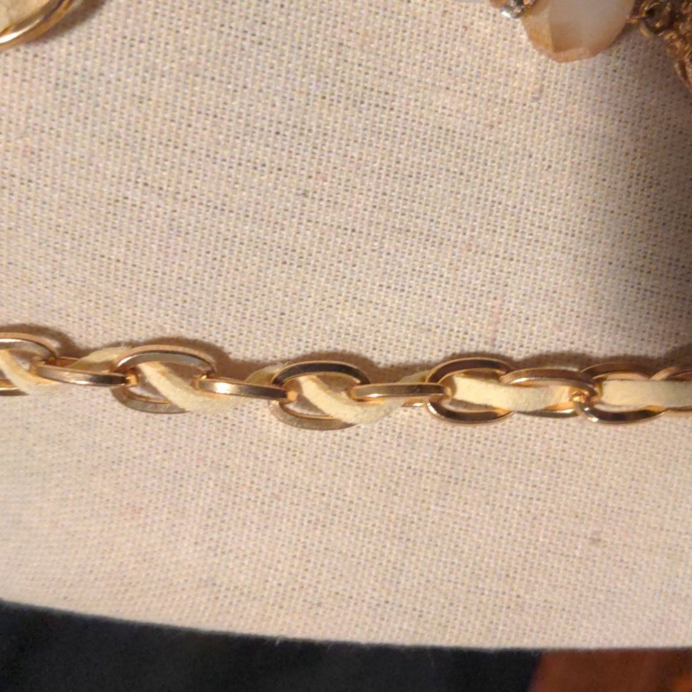 NWOT! Ivory Faux Leather and Gold Tone Chain Bead Tassel Knotted Necklace Belt - Picture 3 of 8